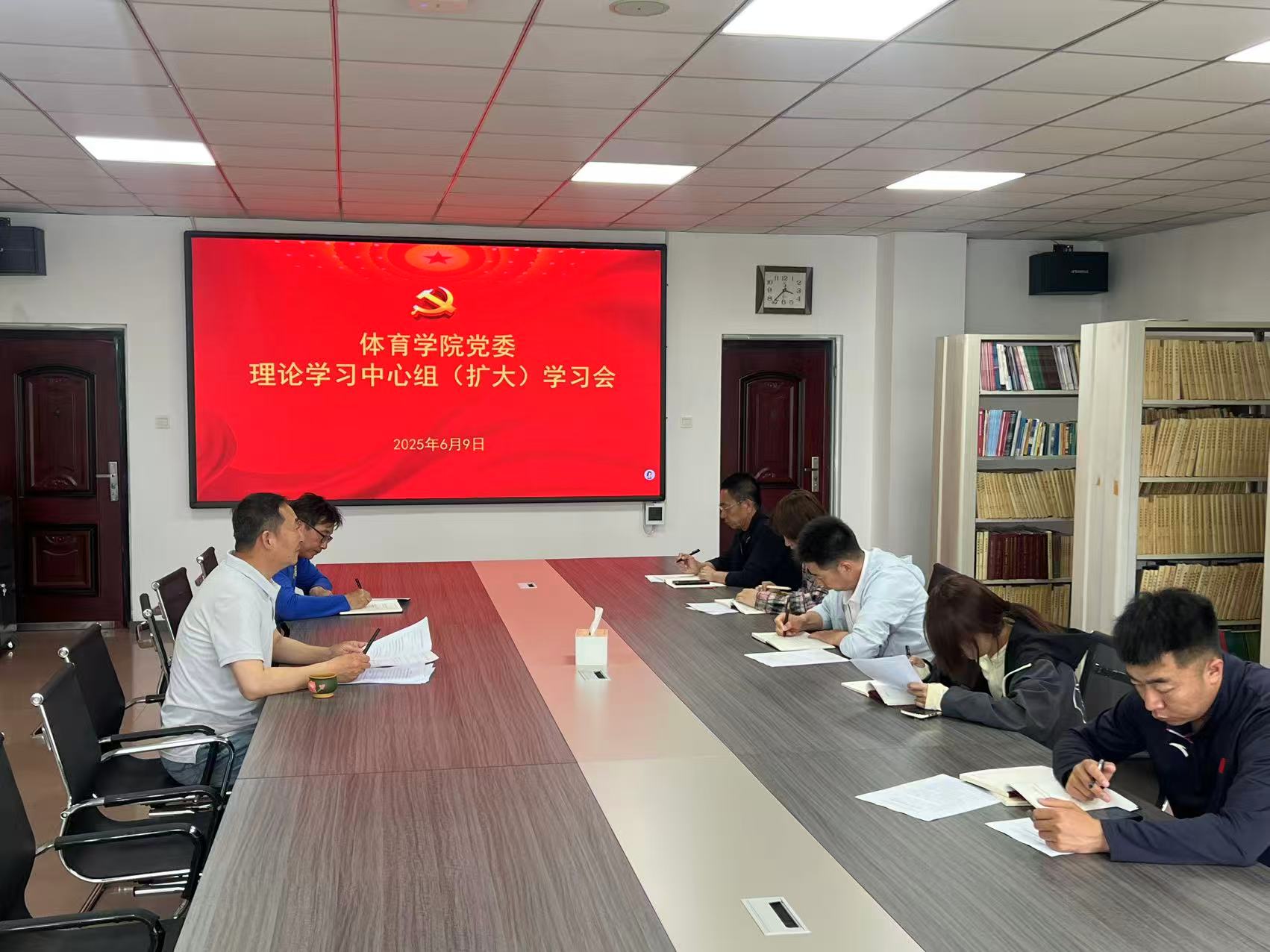 2d9acd21499bae63123573e93c2f562.jpg 2d9acd21499bae63123573e93c2f562.jpg